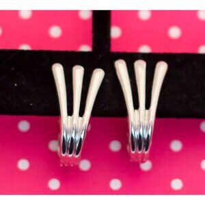 Vintage Three Fingers Clip On Earrings by Avon - P3